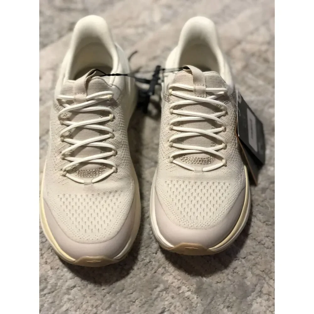 Woman's 6 New Creme Tennis Shoes